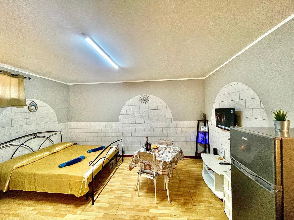 Monolocale Deluxe A 2,7 Km Dal Mare Per 2 Persone Apartment Siderno Exterior photo